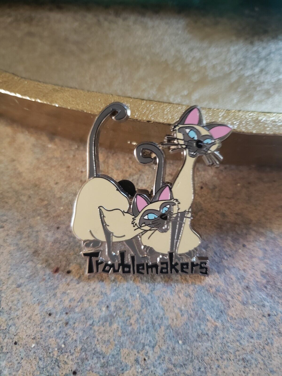 Very Gently Pre-owned Disney Parks Si & Am Troublemakers Lady & the Tramp Pin 