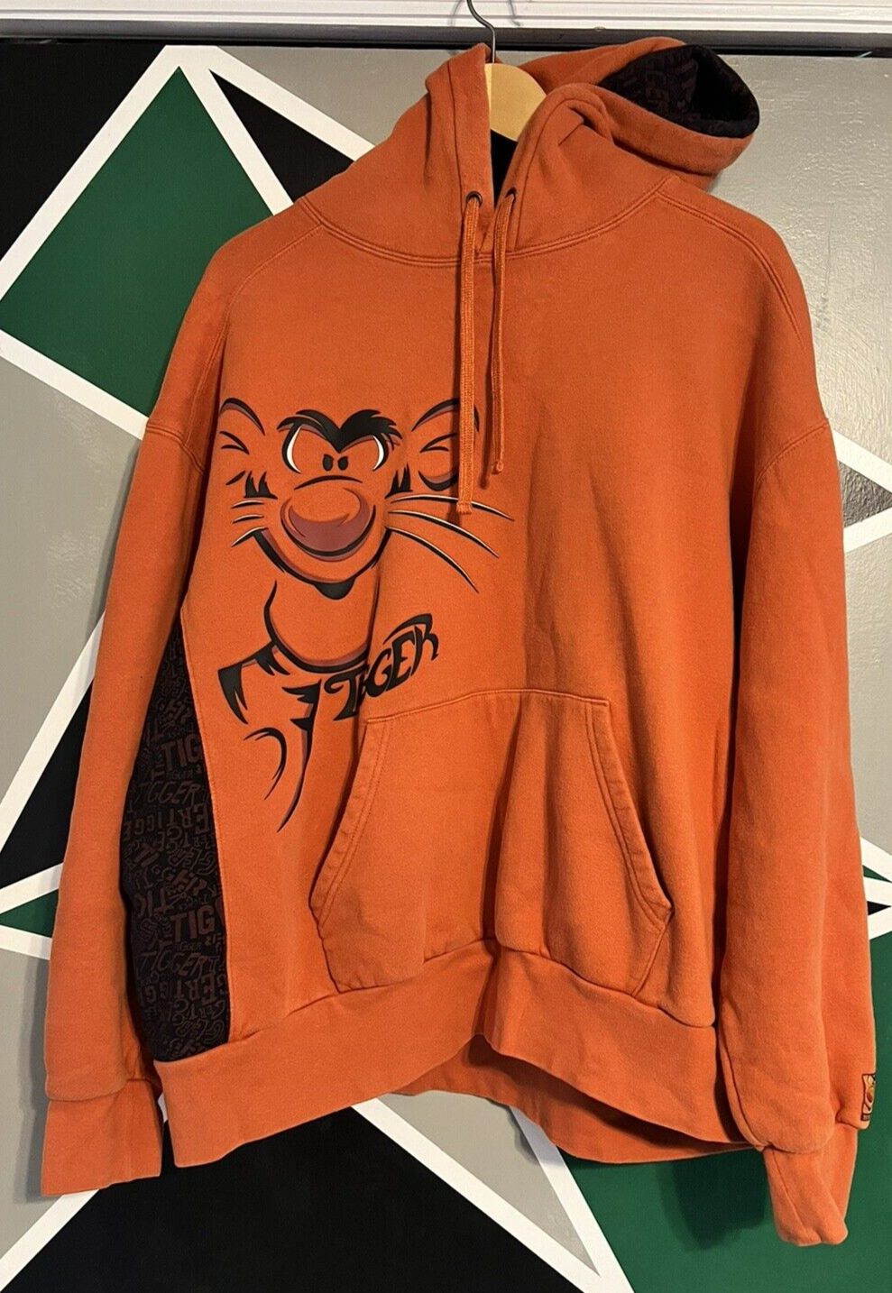 Vintage Y2K Tigger Orange Graphic Hoodie Sweatshirt Walt Disney World Skater