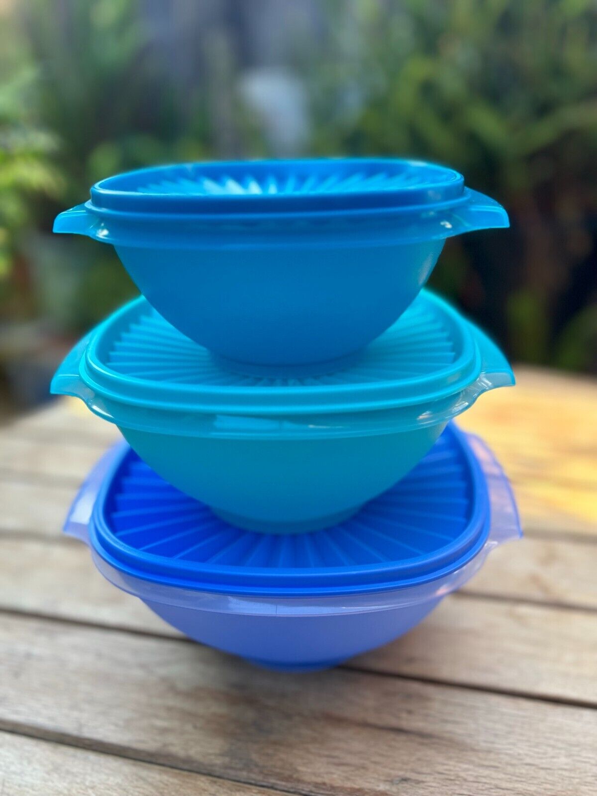 Tupperware New Classic Servalier Bowls Set of 3 Shades of Blue Serving & Mixing