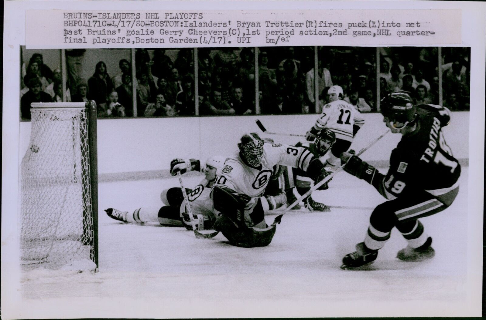 LG776 1980 Original Photo BRYAN TROTTIER Islanders GERRY CHEEVERS Boston Bruins