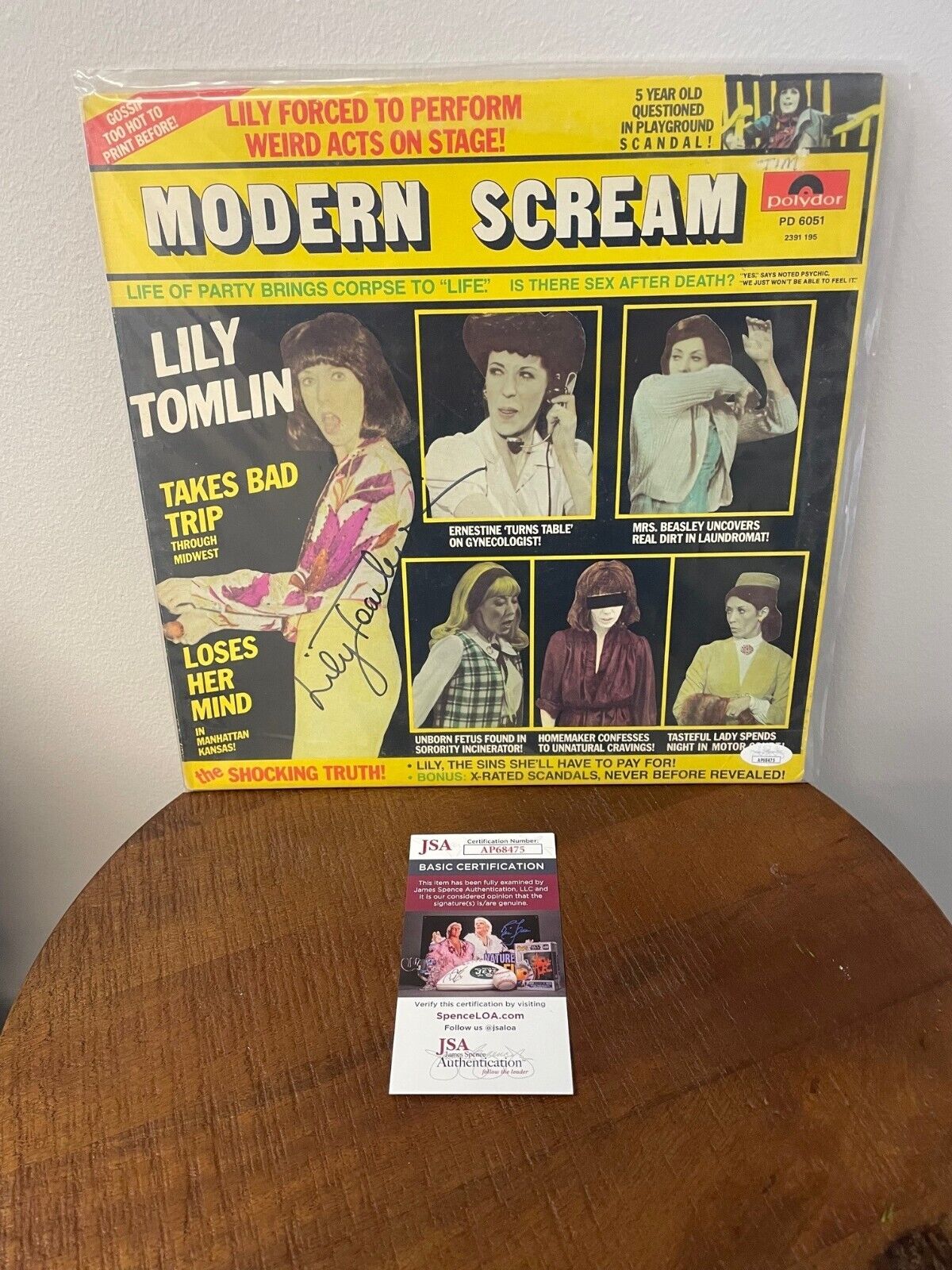 LILY TOMLIN - SIGNED AUTO - ALBUM Vinyl LP \