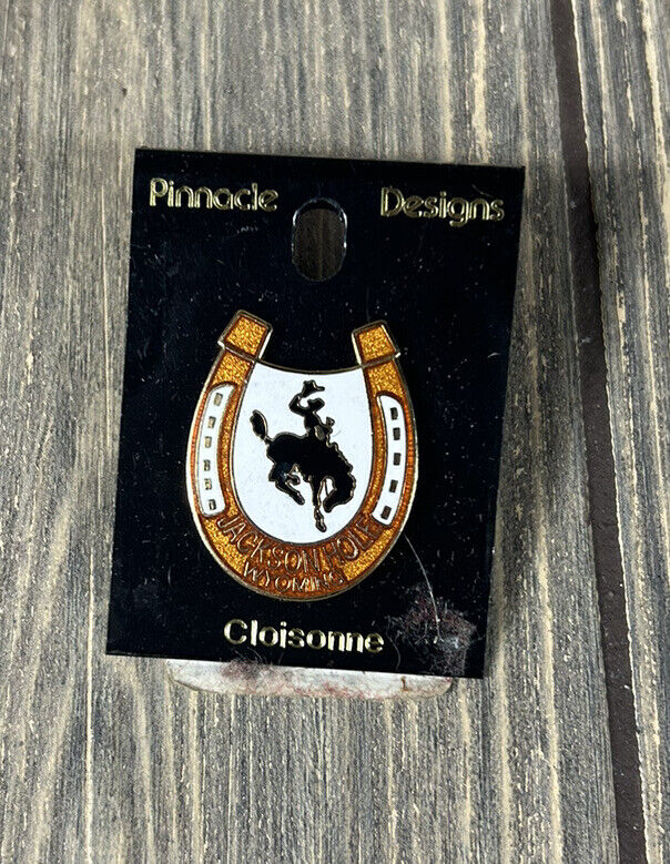 Vintage Pinnacle Designs Jackson Hole Wyoming Horseshoe Pin Souvenir 1 1/8”
