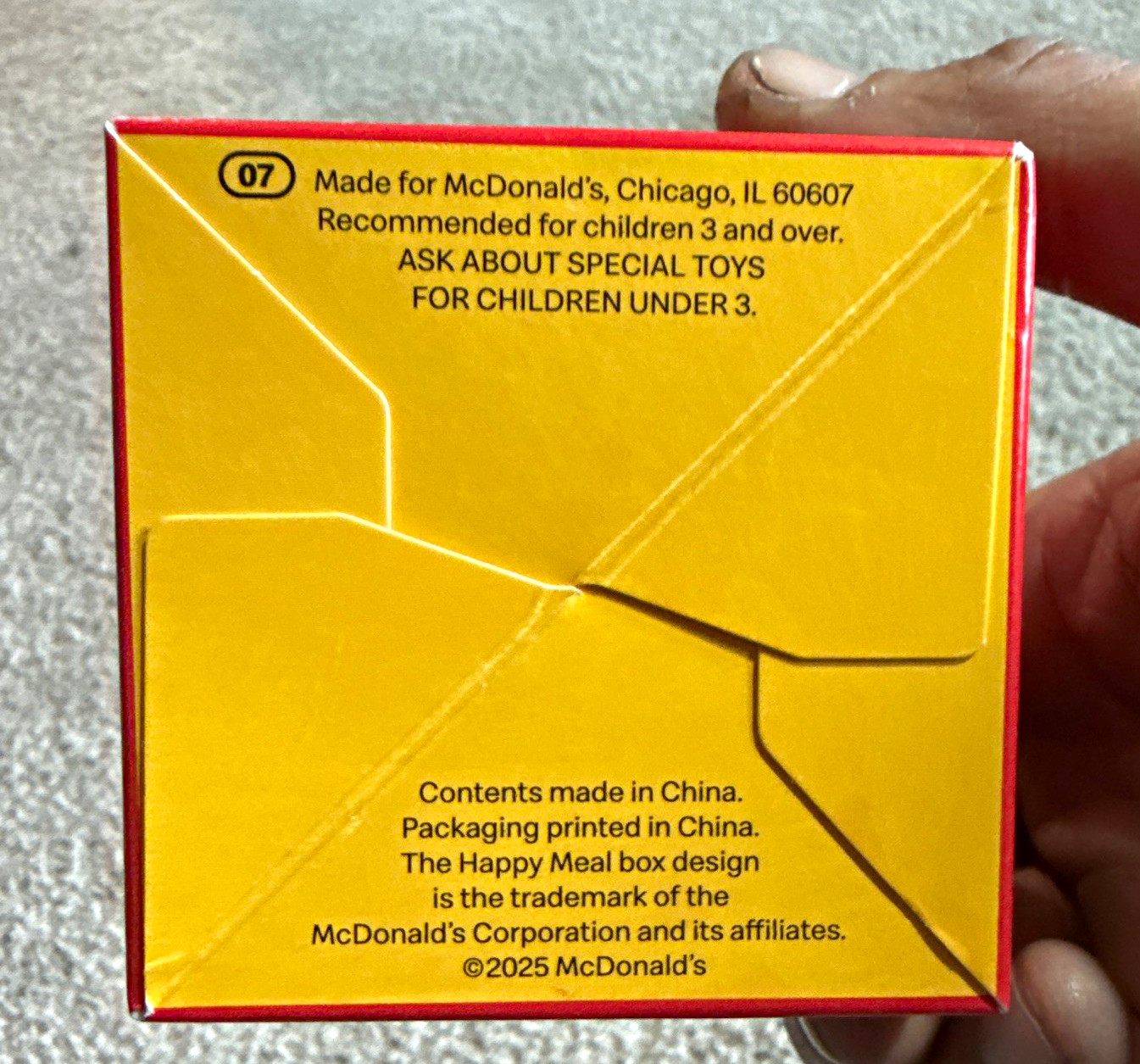 McDonald’s Happy Meal Advertising Box Red/Yellow Original 2025 Fast Food McDonald’s Happy Meal Advertising Box Red/Yellow Original 2025 Fast Food