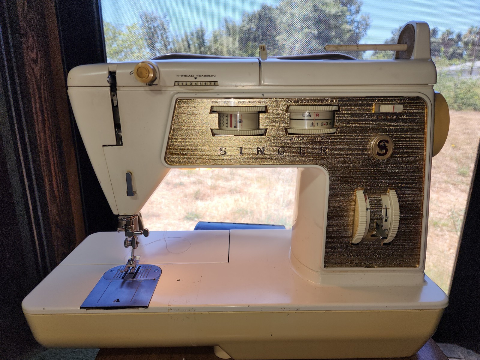 Vintage Singer Sewing Machine Golden Touch& Sew 750 Deluxe Zig Zag Pedal Tested Vintage Singer Sewing Machine Golden Touch& Sew 750 Deluxe Zig Zag Pedal Tested