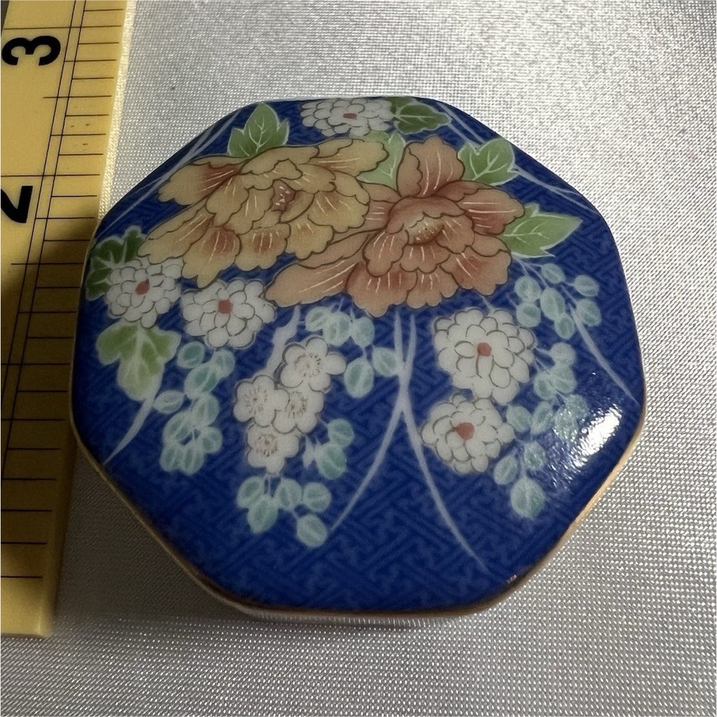 Vintage Signed Echo 1980 Octagon Floral Blue Trinket Box With Lid Vintage Signed Echo 1980 Octagon Floral Blue Trinket Box With Lid