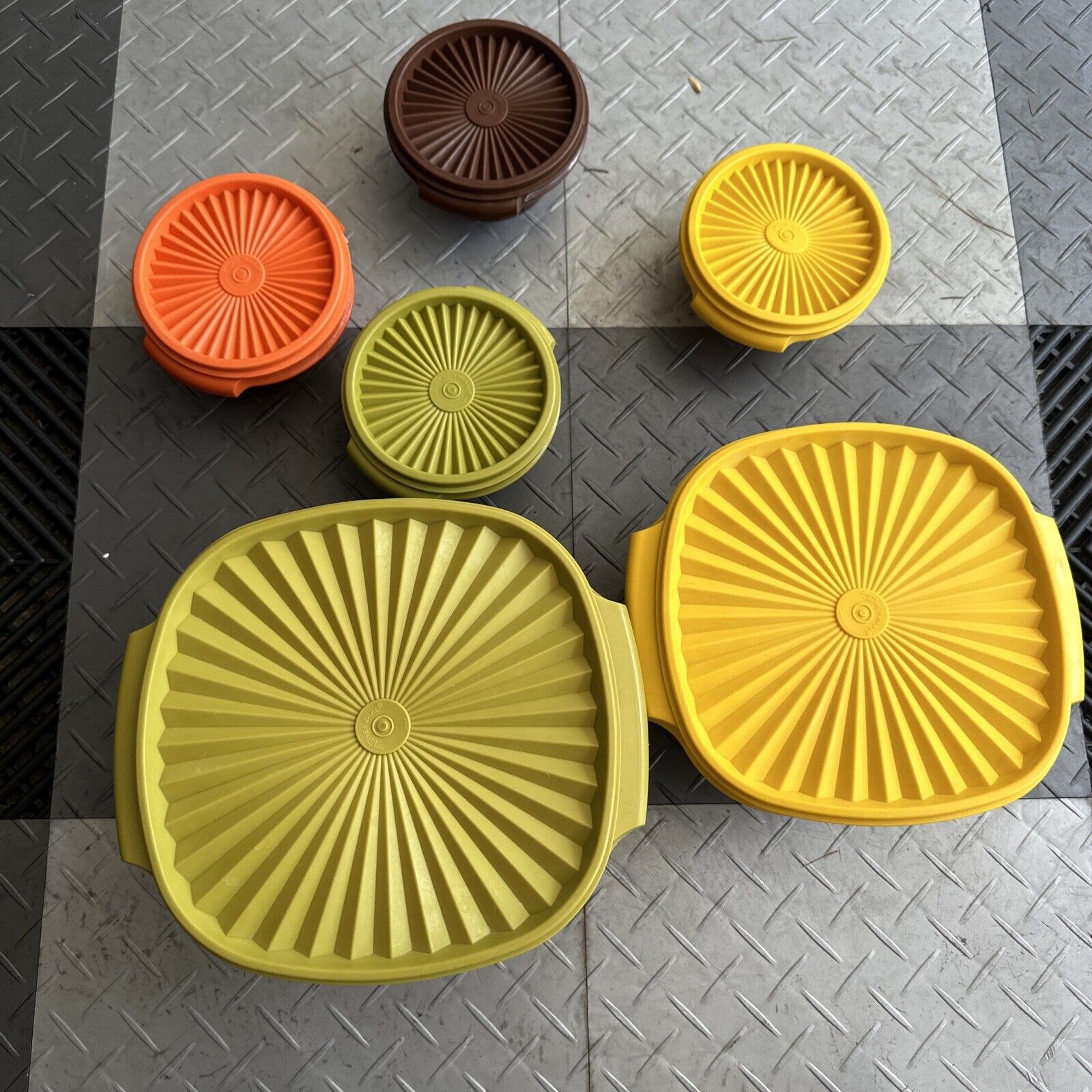 Vintage Tupperware Servalier Bowl Lot  Set Of 6 Starburst W/Lids Harvest Colors
