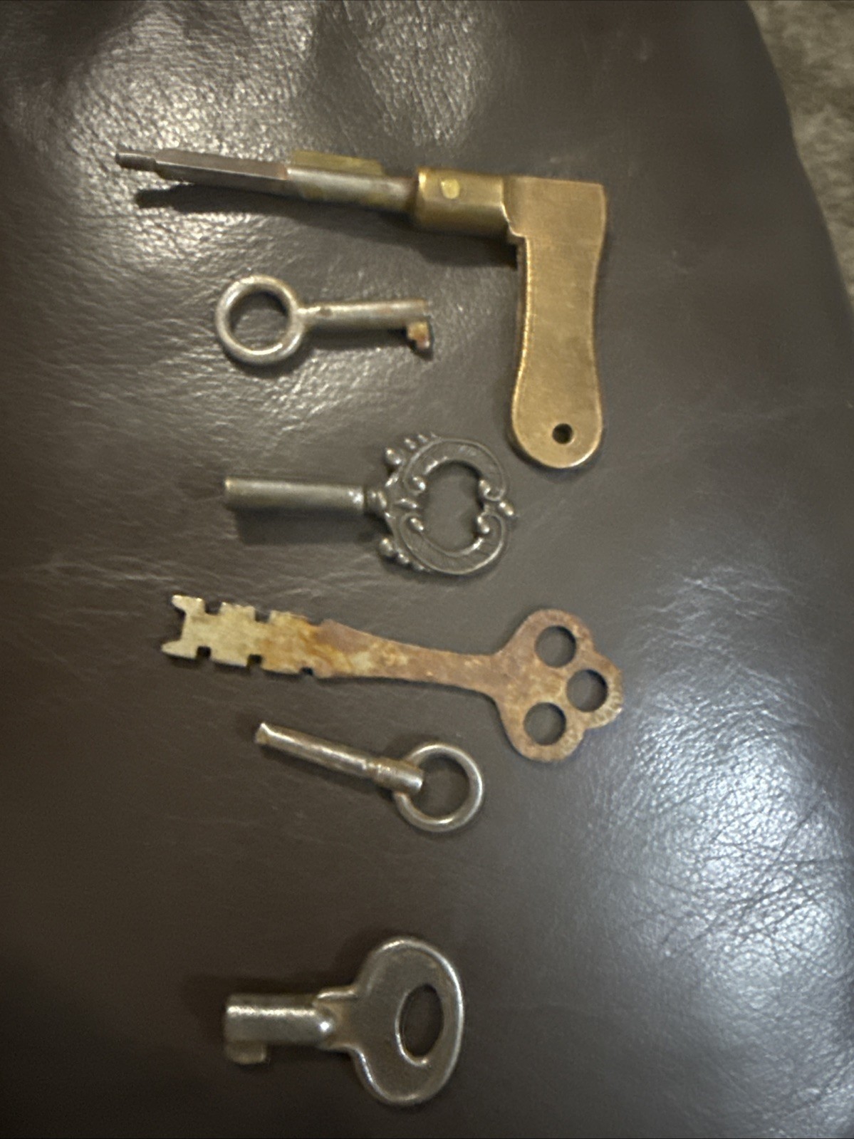 Lot Of Vintage Keys