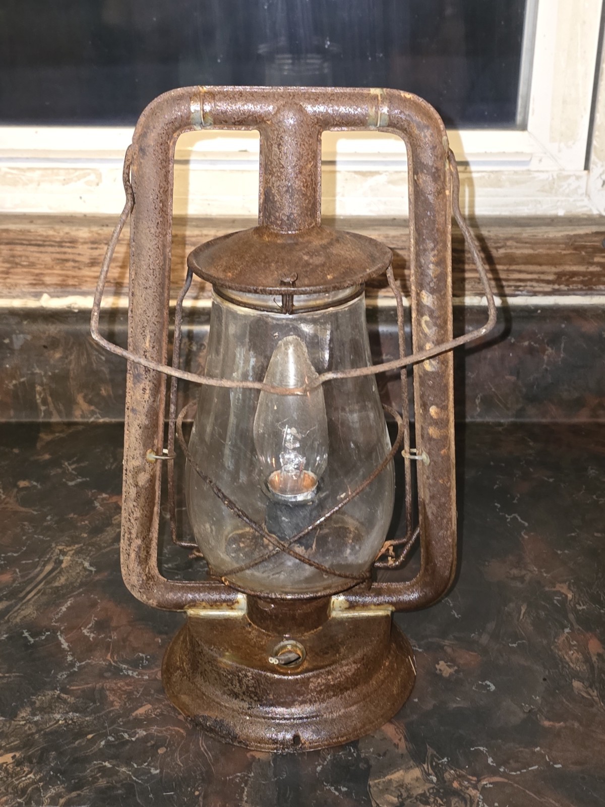 VINTAGE DIETZ MONARCH NY USA KEROSENE OIL LANTERN RUSTIC 14\'\' (Made Into Light)
