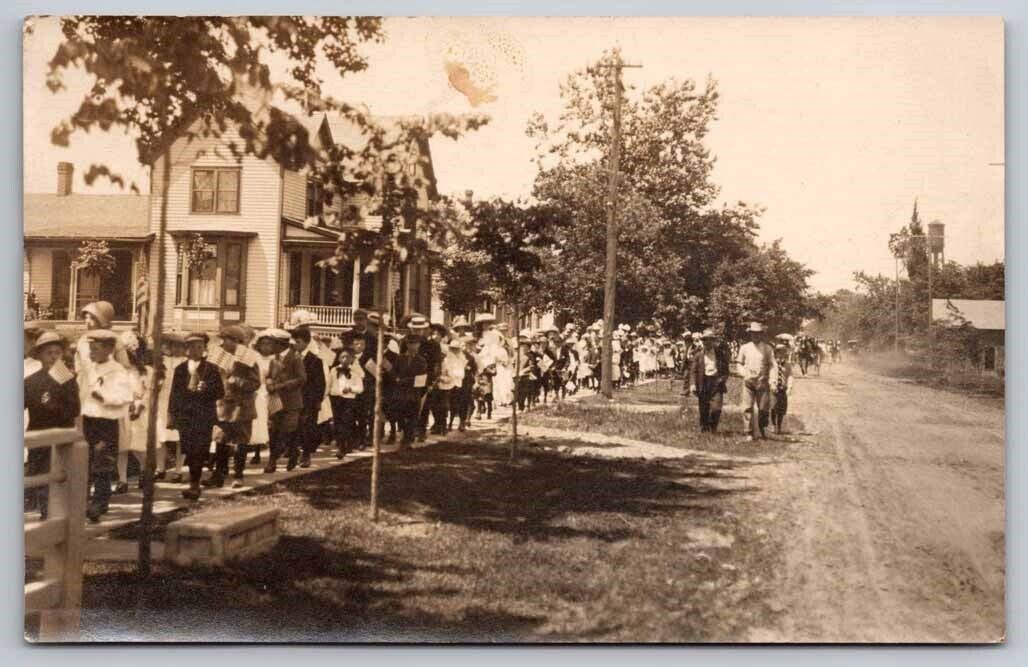 eStampsNet - RPPC Street Scene of People Standing in Long Line 1908 Postcard 
