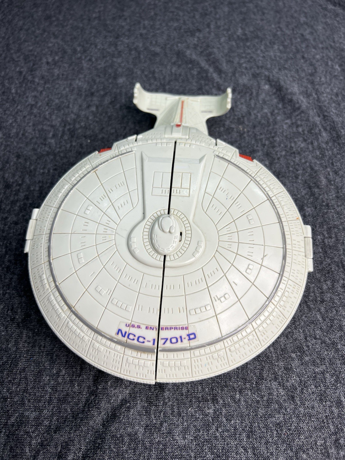 1995 Paramount Pictures Playmates Star Trek USS Enterprise NCC-1701-D Ship VTG