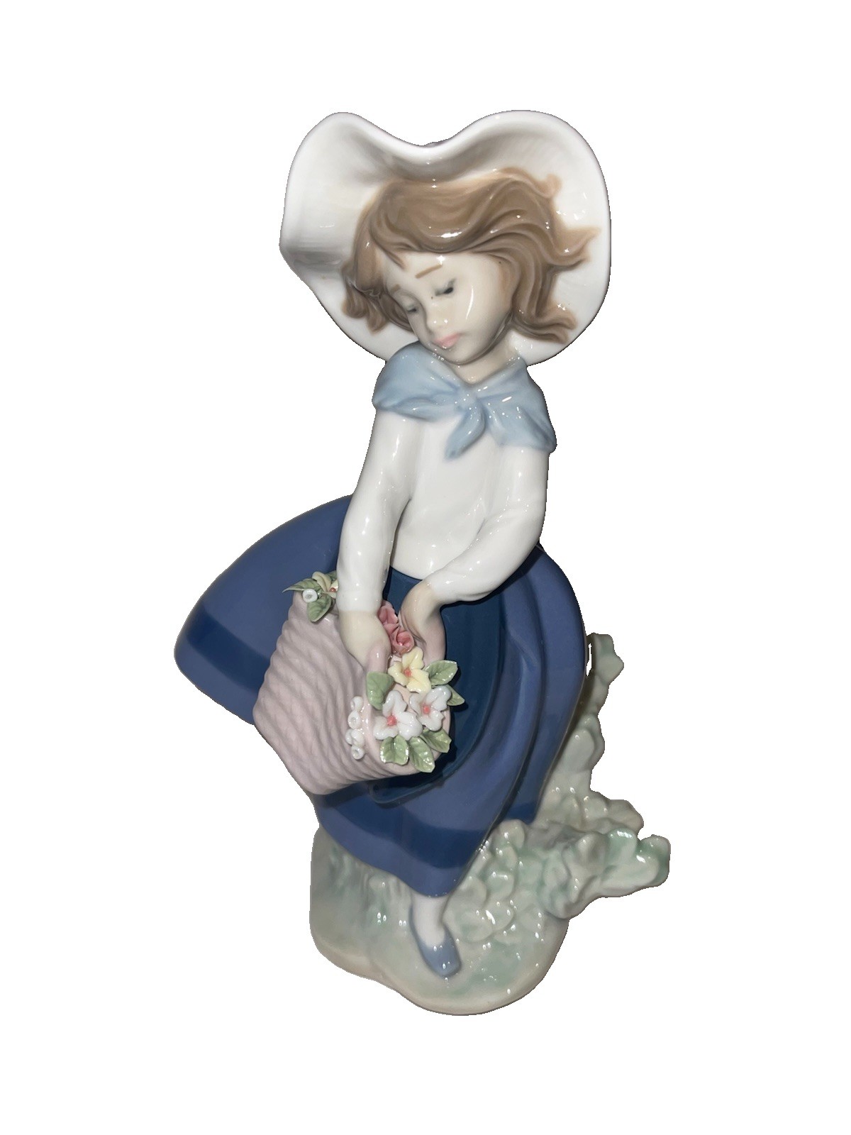 Lladro Pretty Pickings Girl With Basket of Flowers 7 Lladro Pretty Pickings Girl With Basket of Flowers 7
