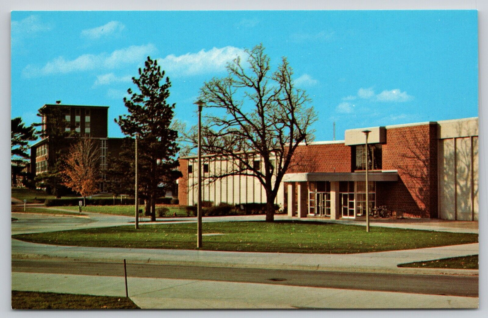 Postcard IA Decorah Centennial Union Luther College UNP A37