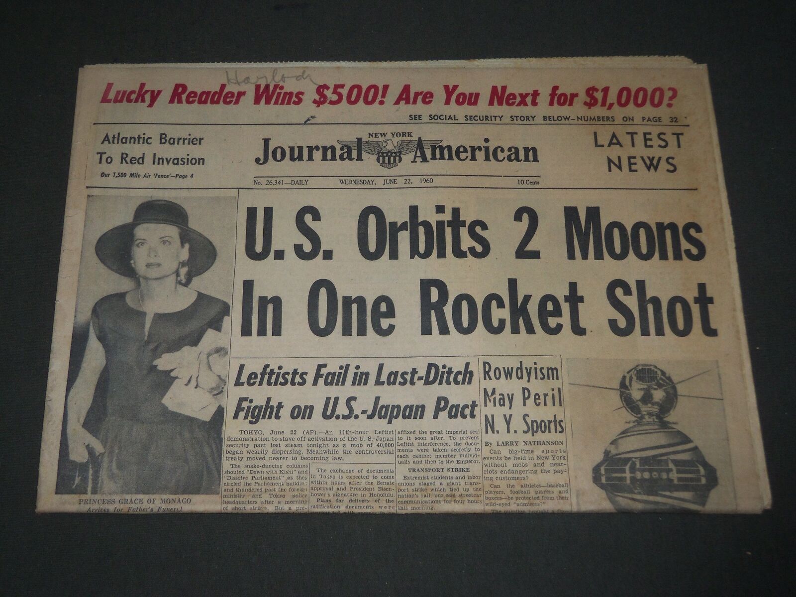 1960 JUNE 22 NY JOURNAL AMERICAN NEWSPAPER - U. S. ORBITS 2 MOONS - NP 2924
