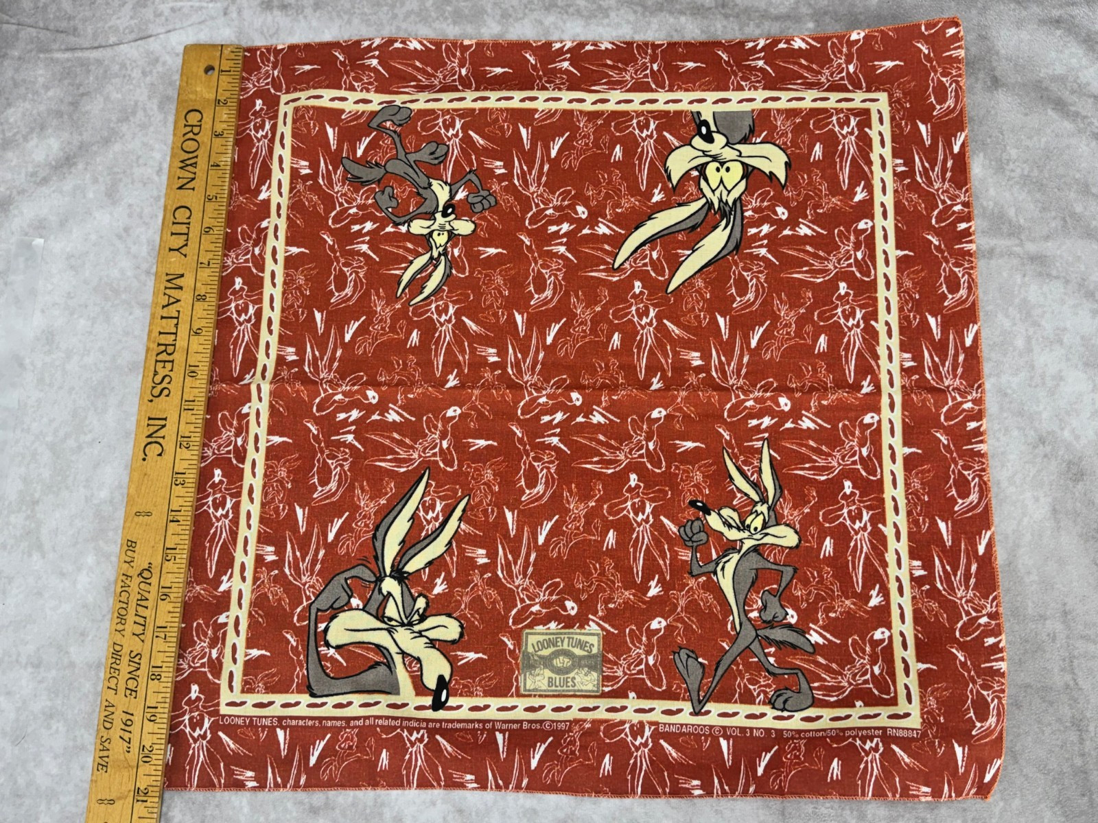 Vtg 1997 Looney Tunes Wile E Coyote Bandana Handkerchief Bandaroos Blues NEW