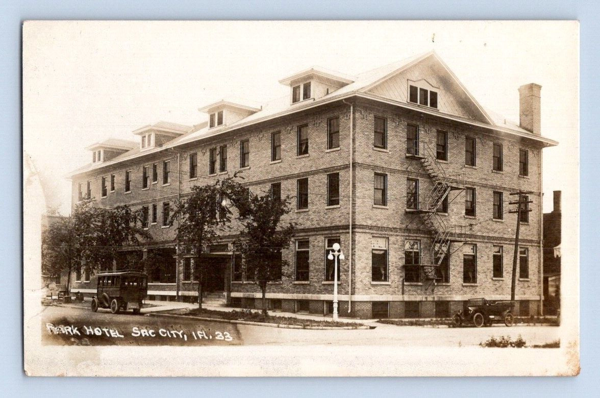 RPPC 1915. SAC CITY, IOWA. PARK HOTEL. POSTCARD. HH16