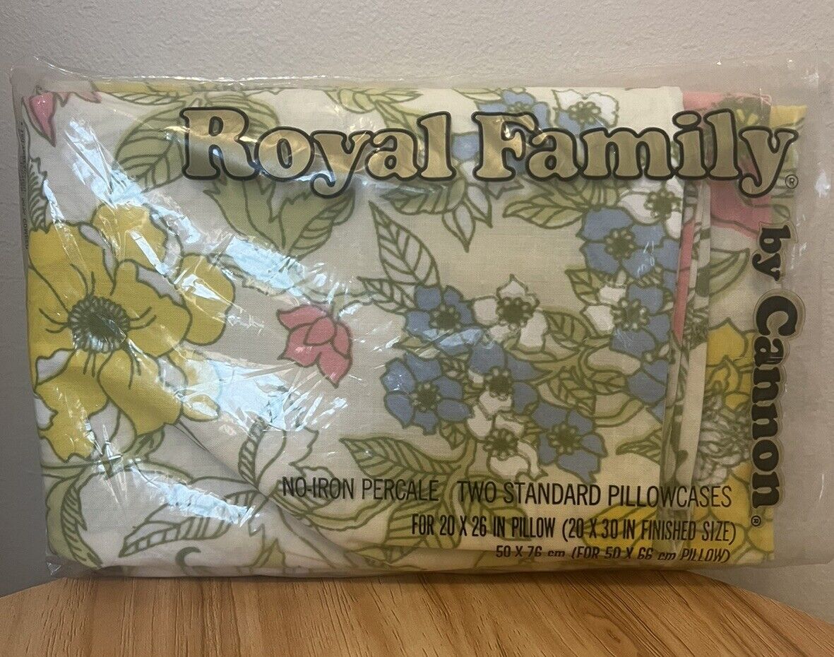 VINTAGE Royal Family By CANNON Two Standard Pillowcases No Iron Percale NEW Open