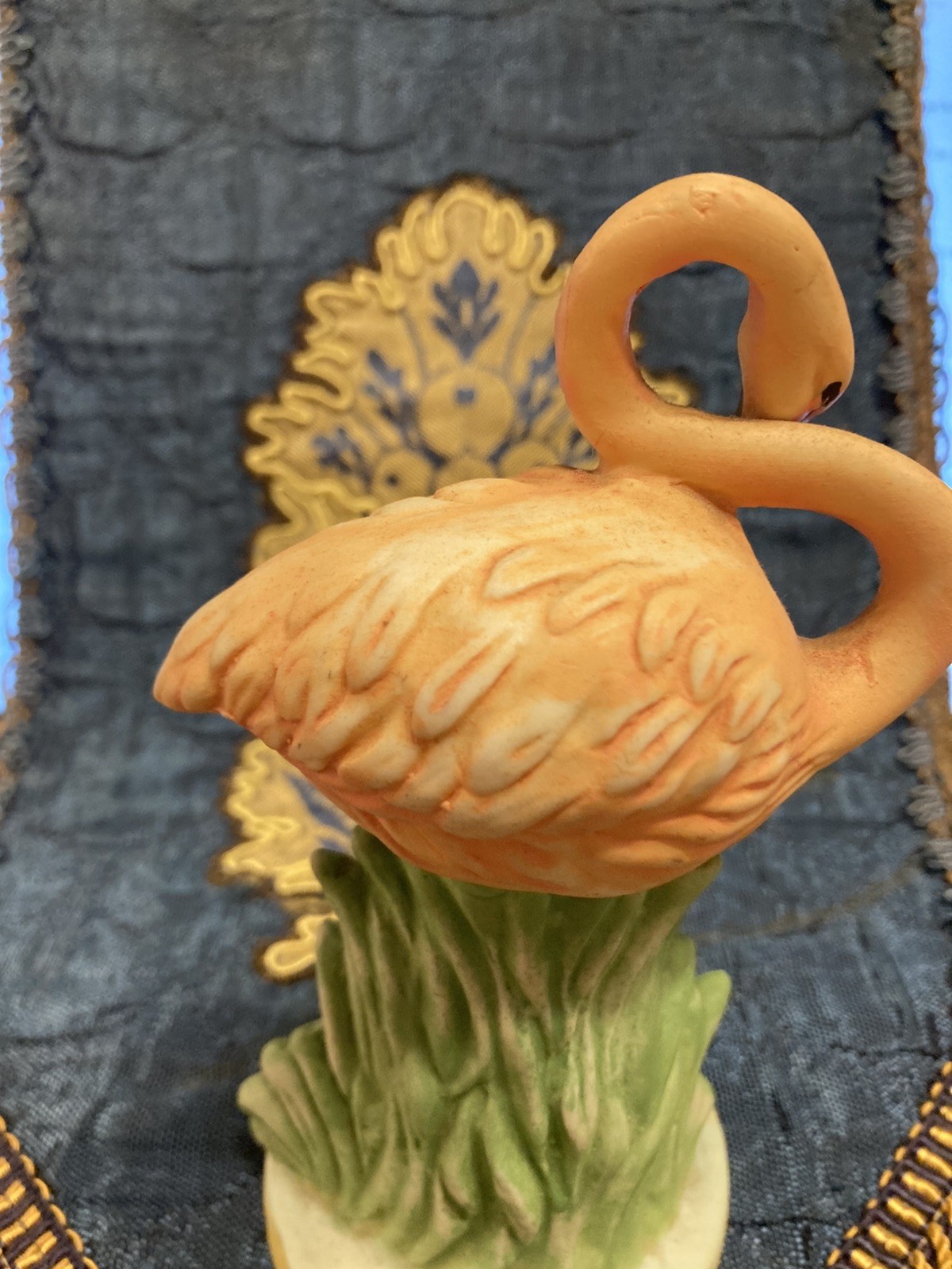 VINTAGE POTTERY PINK FLAMINGO STATUE 5.5