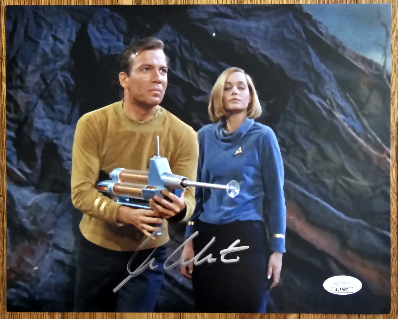 William Shatner STAR TREK Signed Autograph Auto 8x10 Photo JSA