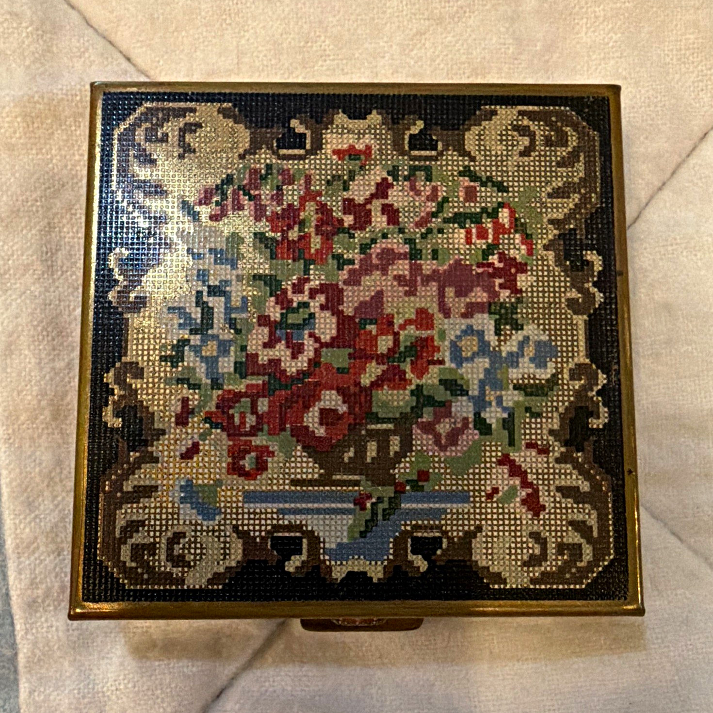 Volupte USA Vintage Gold Tone Floral Powder Compact Mirror