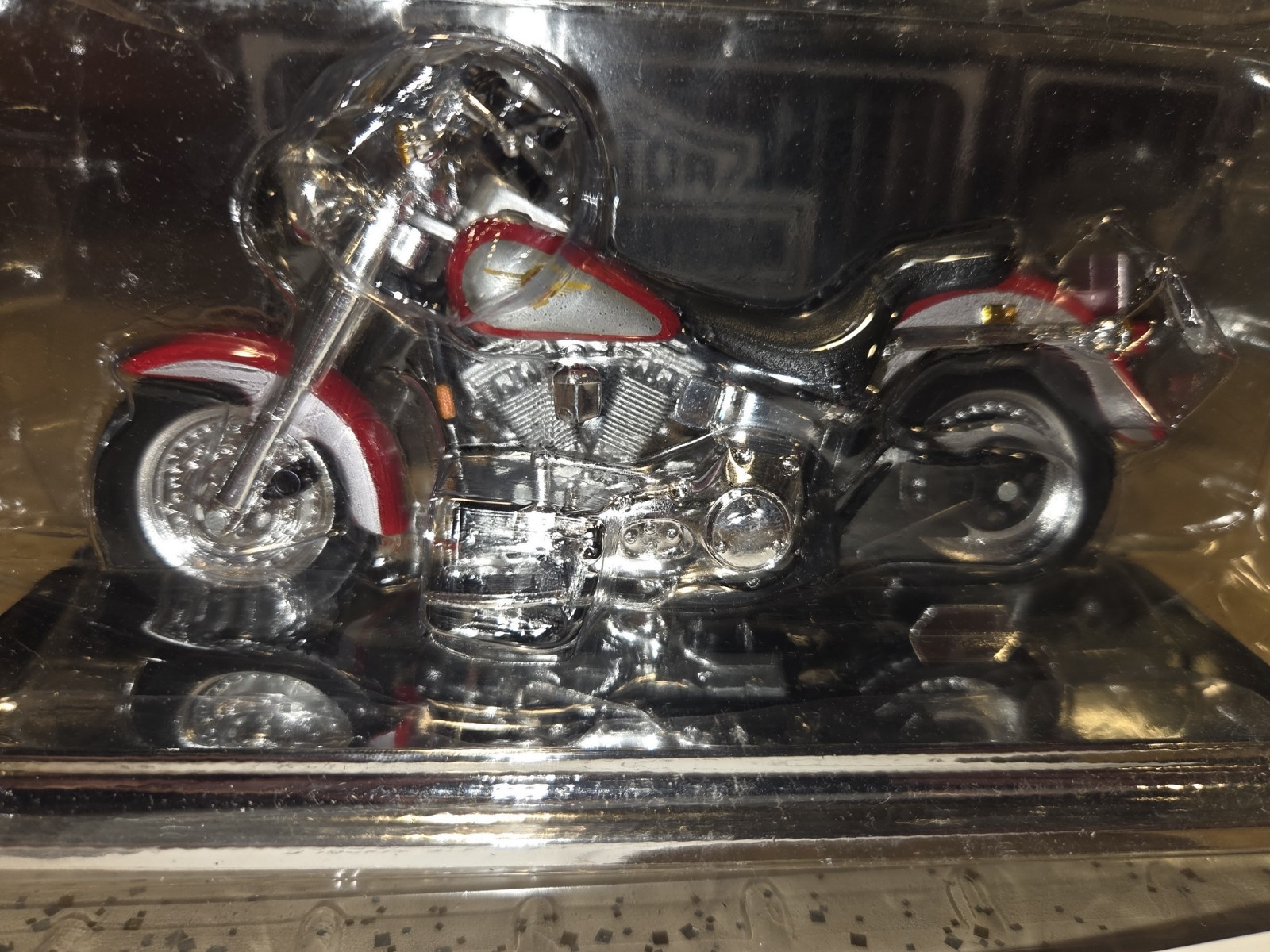 1999 HARLEY DAVIDSON FLSTF FAT BOY 1:18 DIECAST MODEL