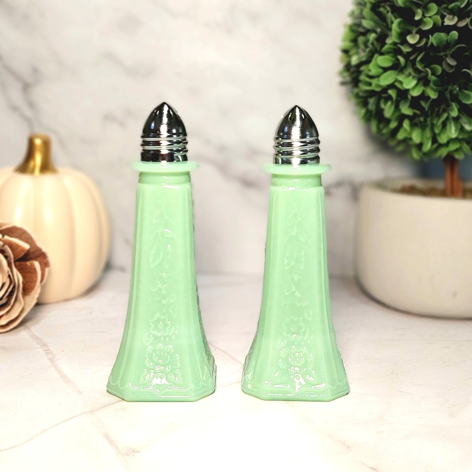 Green Jadeite Depression Style Glass Salt & Pepper Shakers, Kitchen, VTG Style