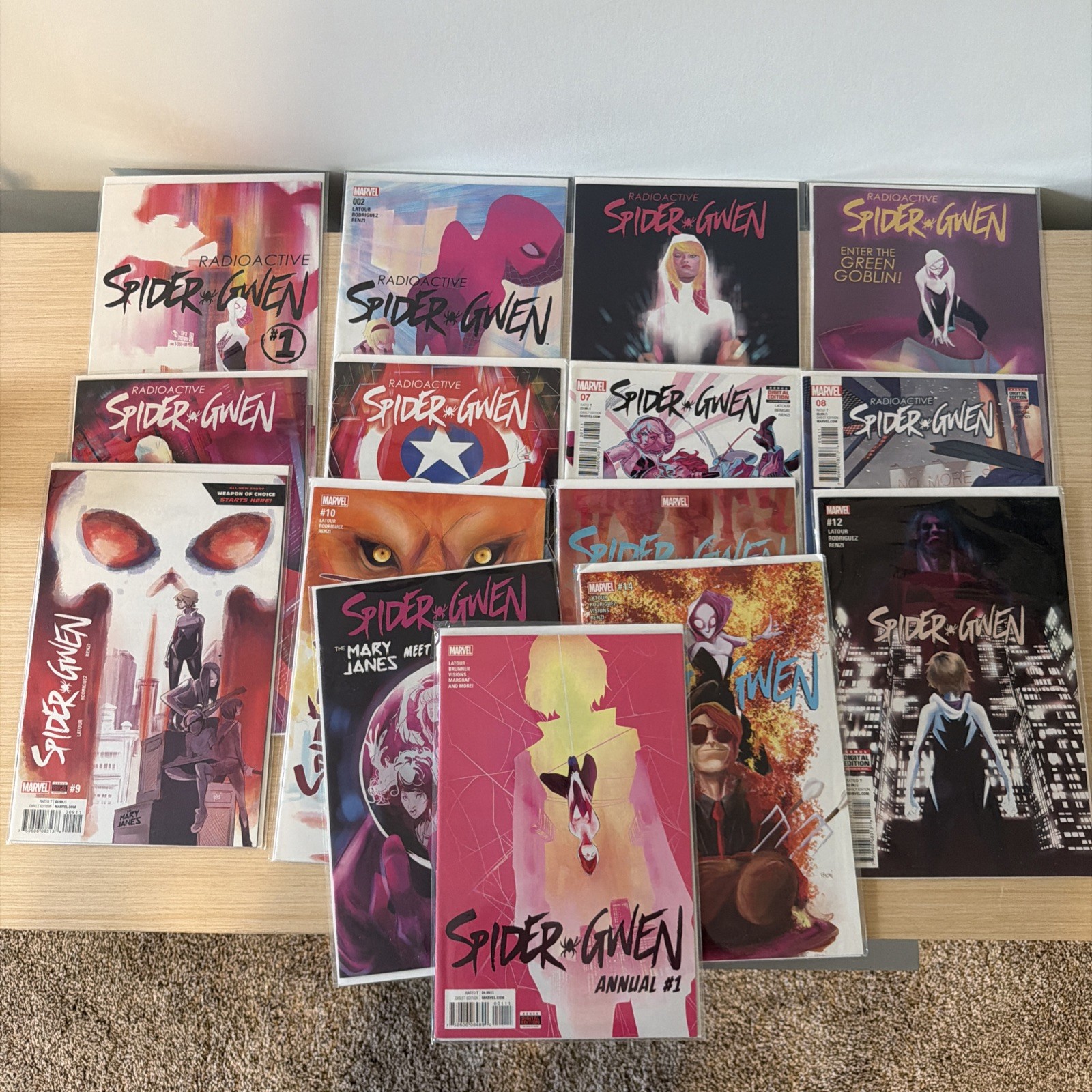 Spider-Gwen (Vol. 2) #1-13 + Annual Jason Latour Robbi Rodriguez Marvel (2016) Spider-Gwen (Vol. 2) #1-13 + Annual Jason Latour Robbi Rodriguez Marvel (2016)