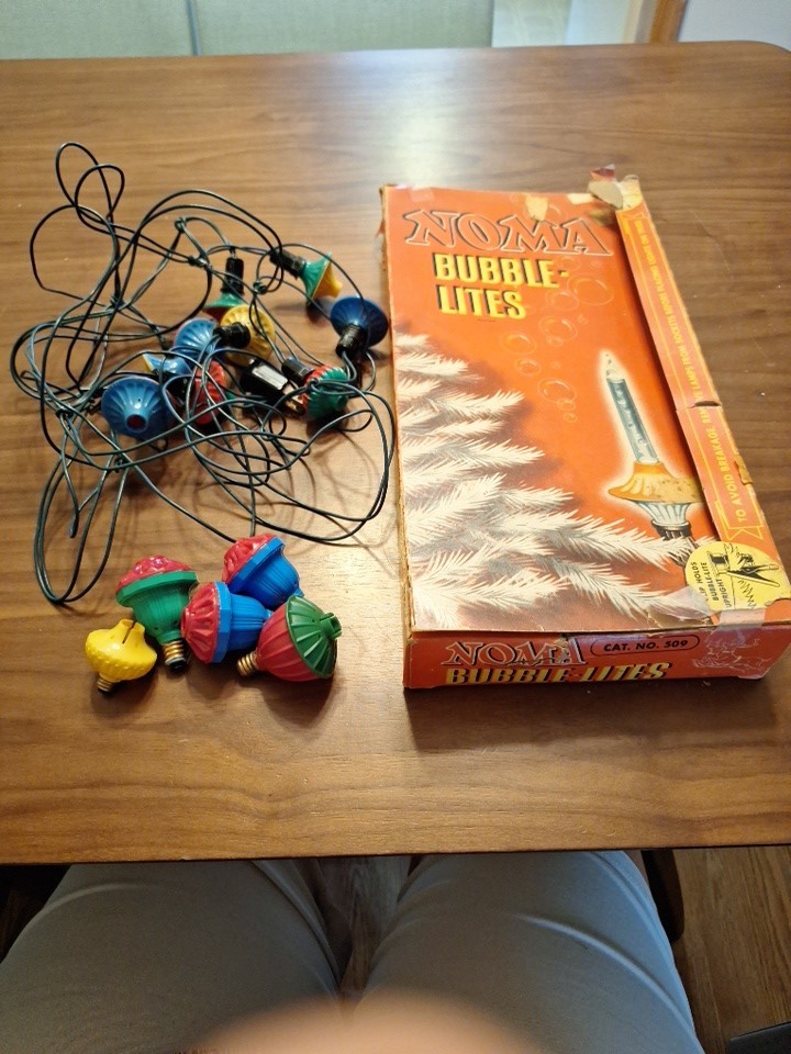 Vintage Noma Bubble Lites UFO Bases (7), Cord And Box - No Liquid, tested