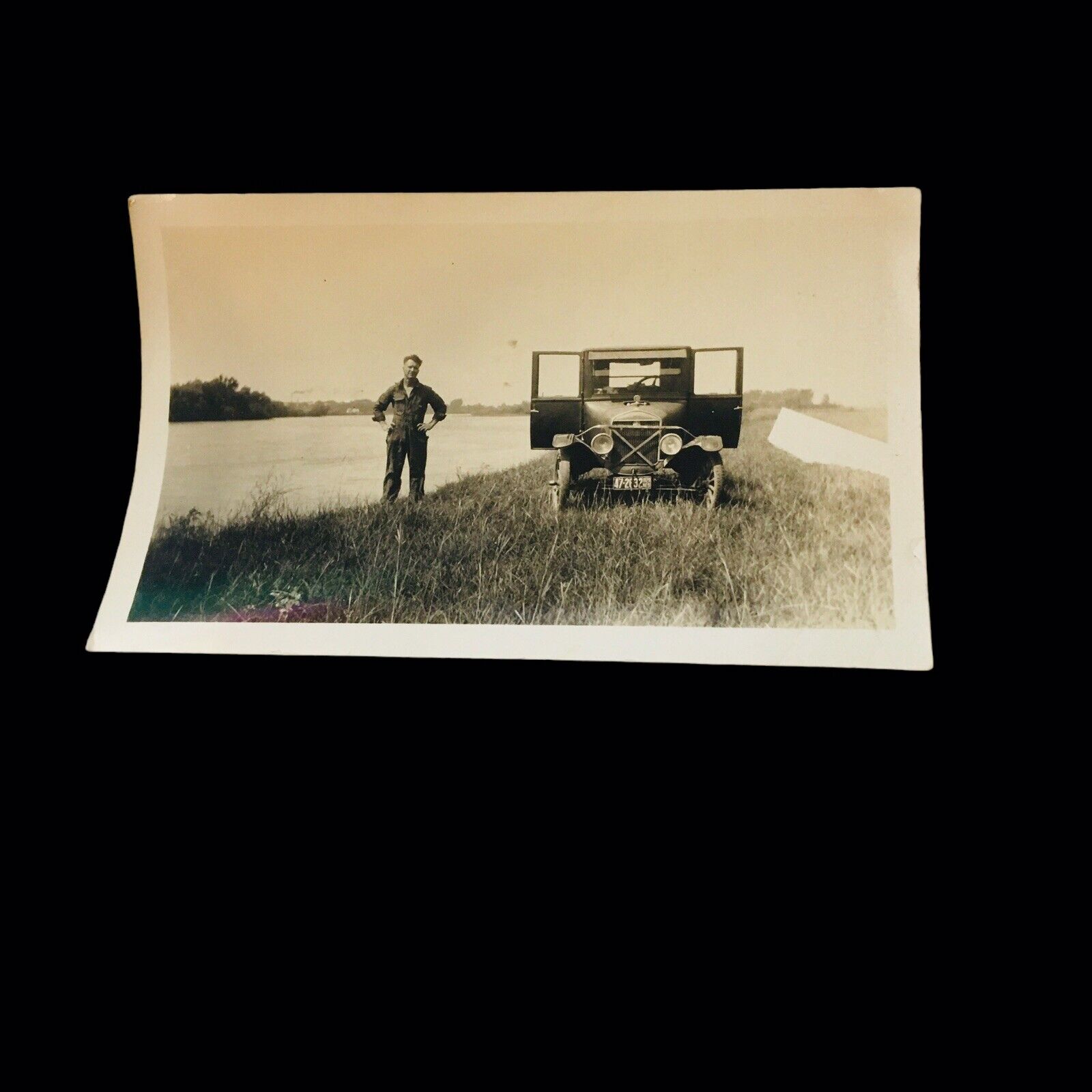 Old Photo Truck 1920\'s License Plate Snapshot Rural Man Water Field 4.5\