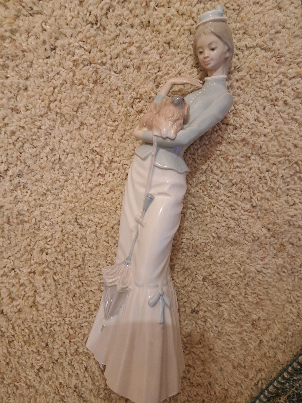 LLADRO WALK WITH THE DOG 4893 - 14 1/2\ LLADRO WALK WITH THE DOG 4893 - 14 1/2\