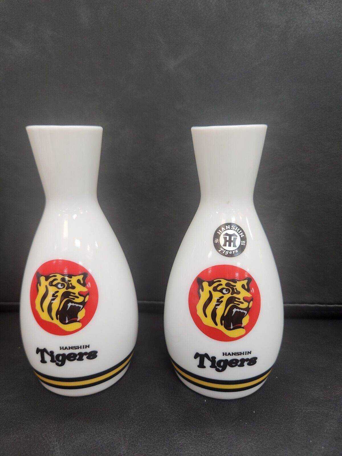 Hanshin Tigers 2 Sake Bottle Tokkuri Ochoko