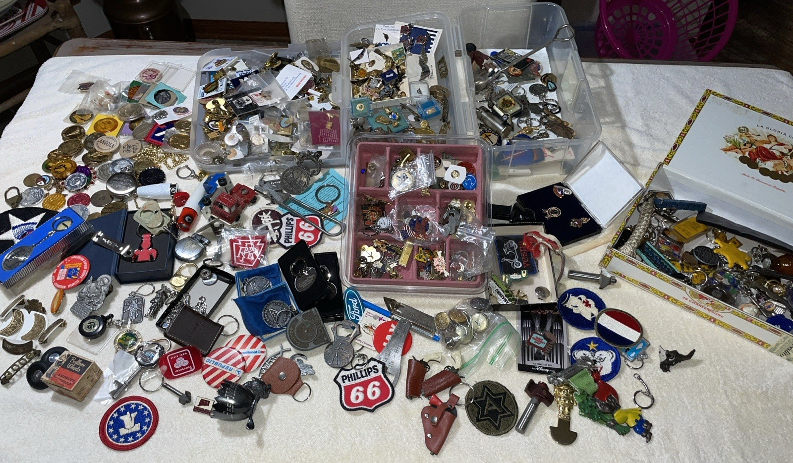 Massive 15# Lot Of Pins & Other items Loaded Massive 15# Lot Of Pins & Other items Loaded