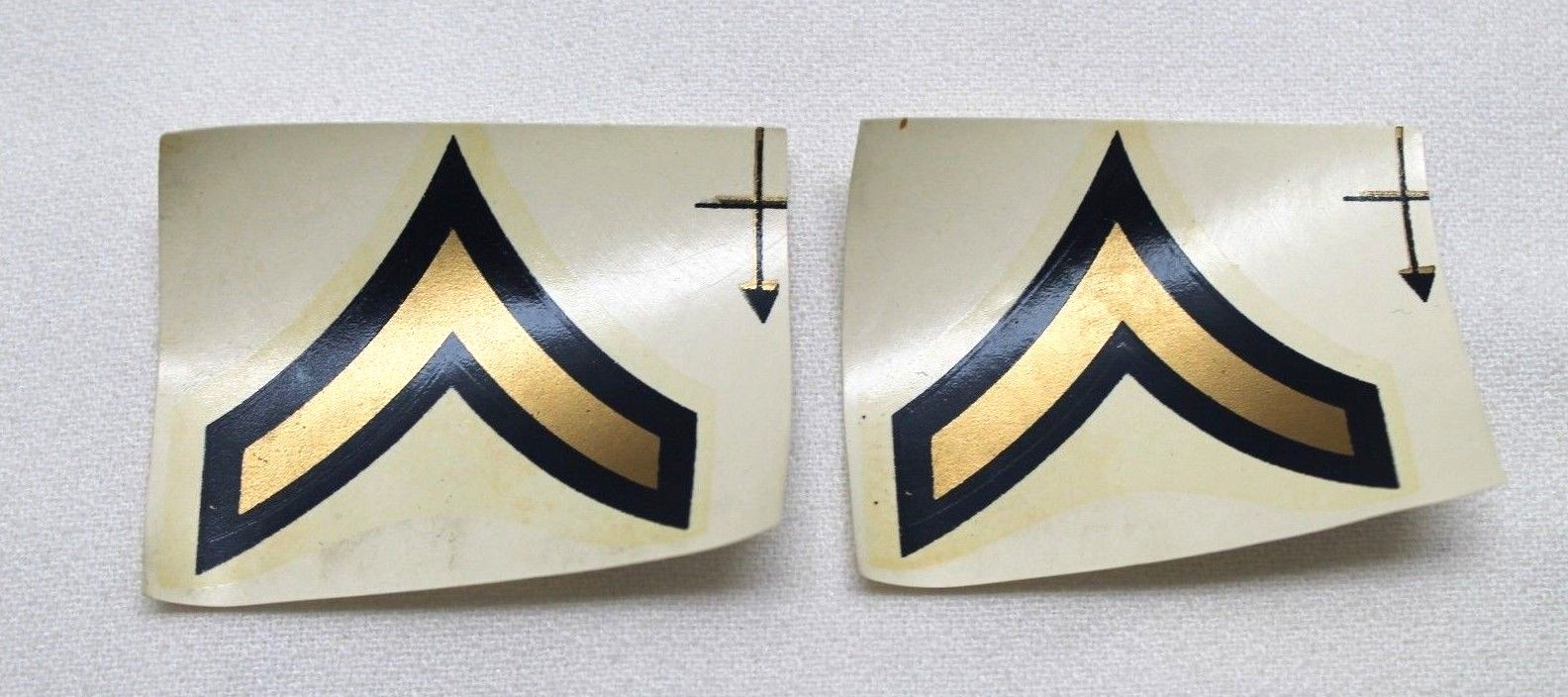 US WWII Private Rank Insignia Chevron Waterslide Decal lot of two Z2217 US WWII Private Rank Insignia Chevron Waterslide Decal lot of two Z2217