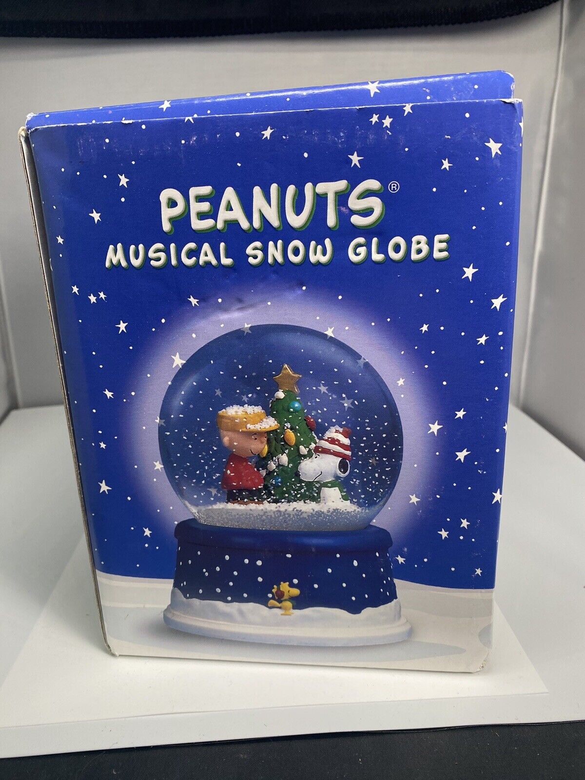 (201) Hallmark Peanuts Musical Snow Globe