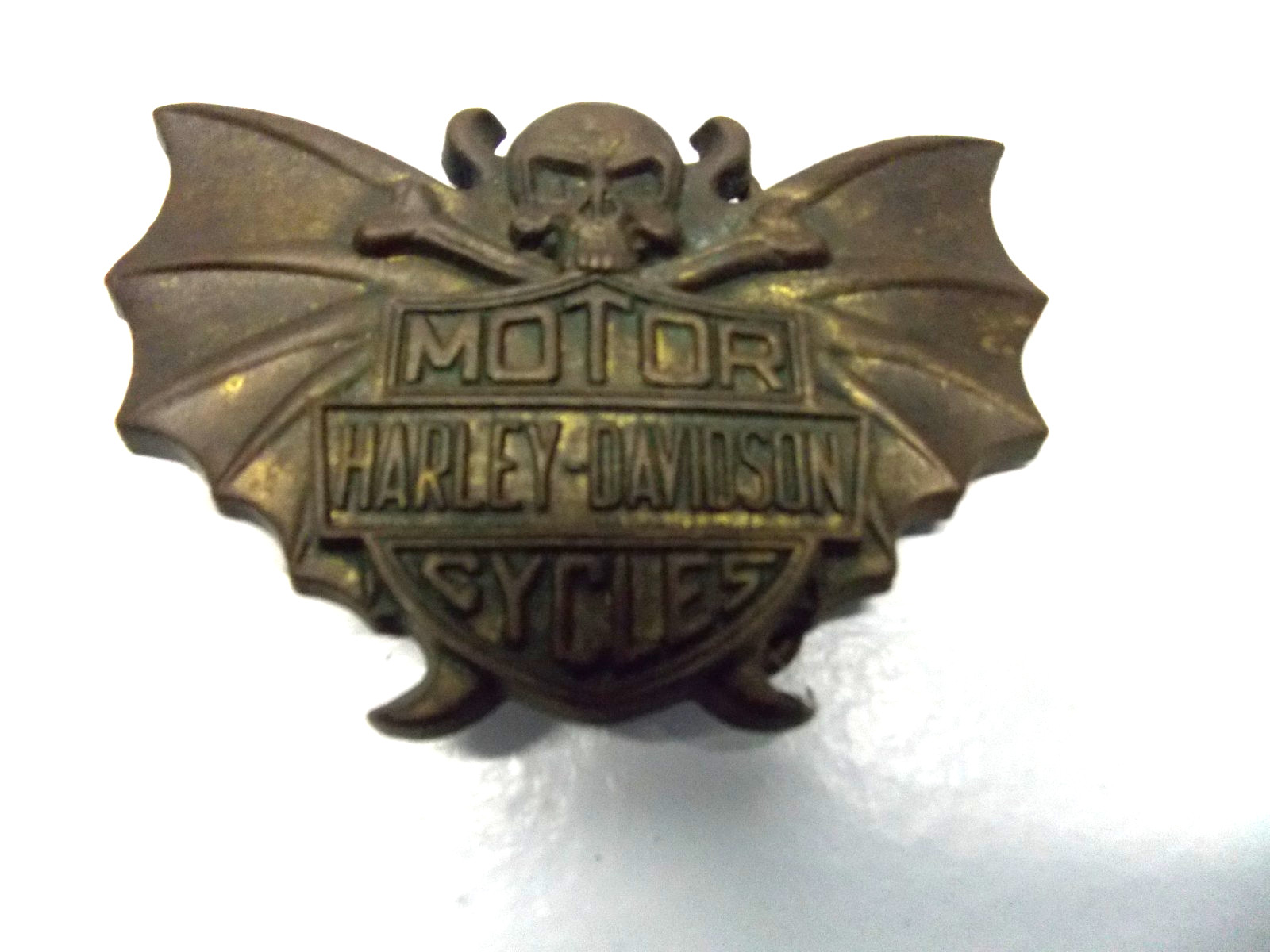 RARE 1981 HARLEY DAVIDSON MOTORCYCLES SKULL & CROSSBONES BRASS BELT BUCKLE * RARE 1981 HARLEY DAVIDSON MOTORCYCLES SKULL & CROSSBONES BRASS BELT BUCKLE *