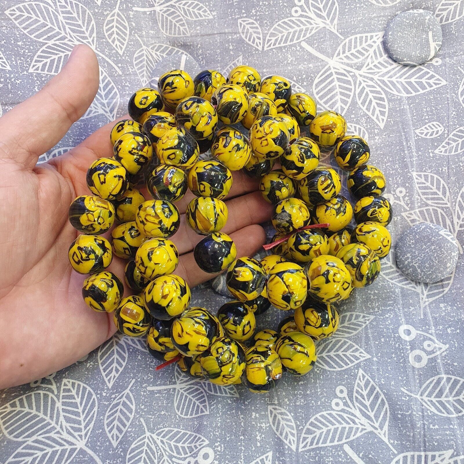 AA Vintage Yellow Vene Beads Unique Pattern Glass Beaded Strand Necklace 18-19mm