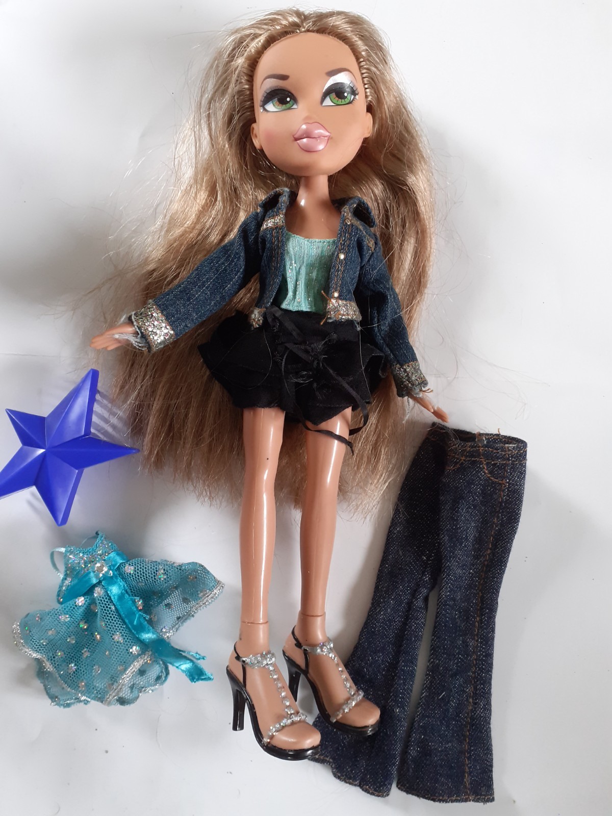 Bratz Fianna doll from Passion 4 Fashion 2007 originally  sold as a twin pack