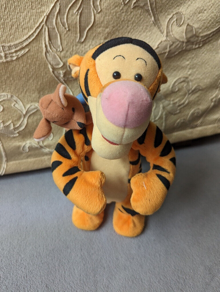 Vintage 1999 Winnie the Pooh Tigger Jumping Talking Bouncing Action Toy 31cm