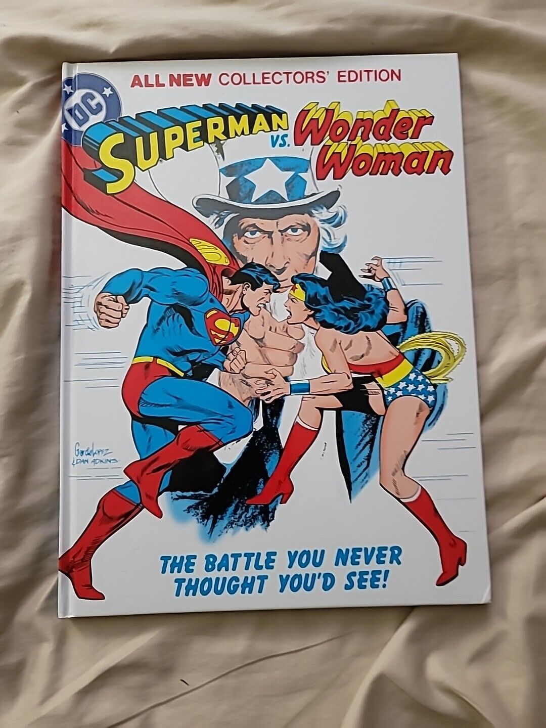 Superman Vs. Wonder Woman (Tabloid Edition) (DC Comics 2020 February 2021)