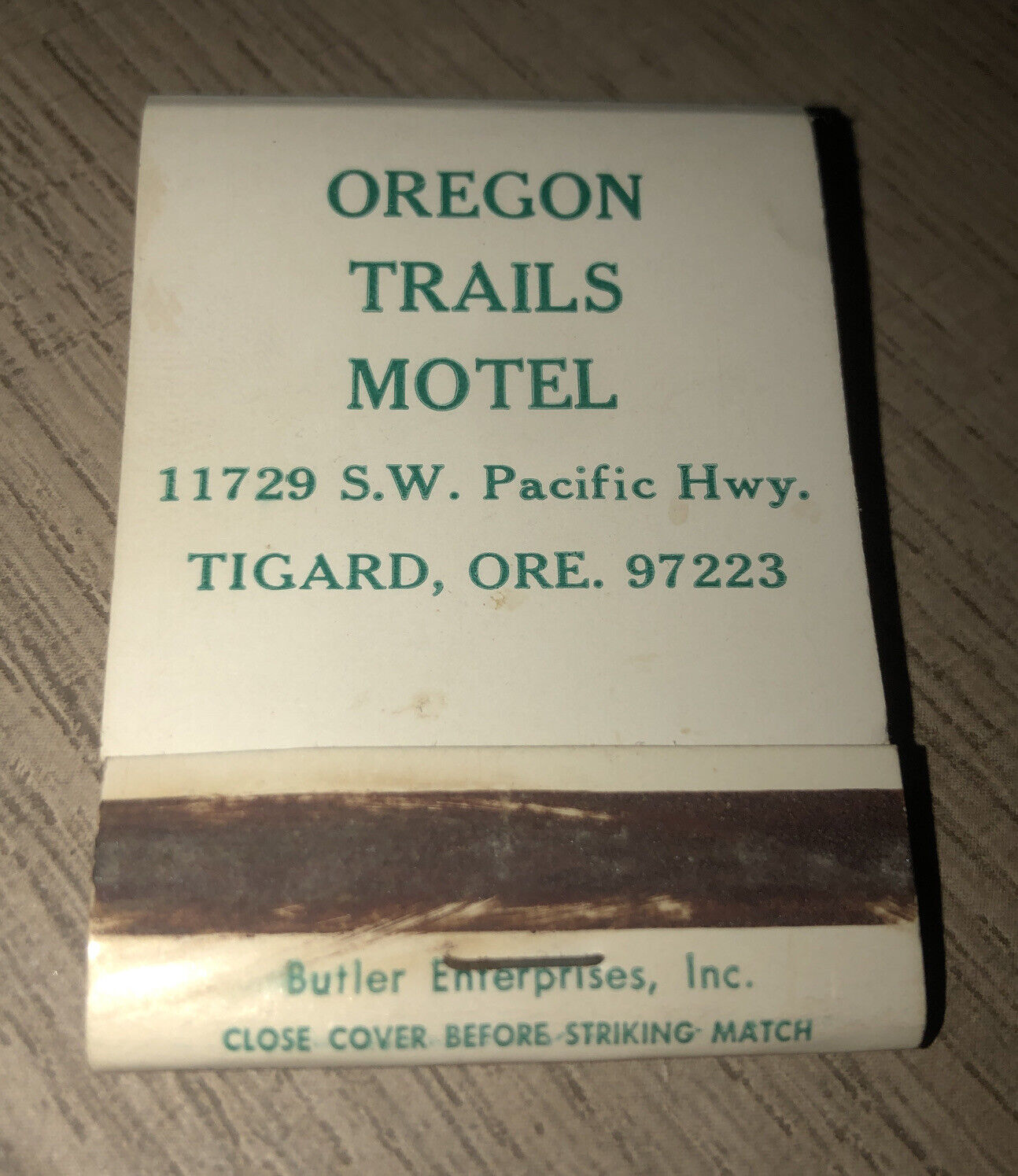 1990s Oregon Trails Motel Tigard Oregon Matchbook Cover