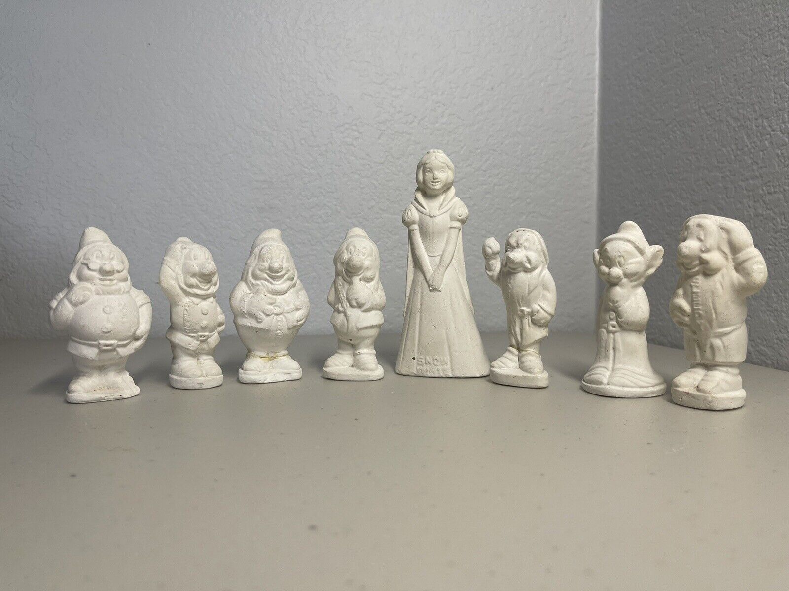 Snow White  Character Figurine Chalkware Original 1940’s W/ 7 Dwarfs Read
