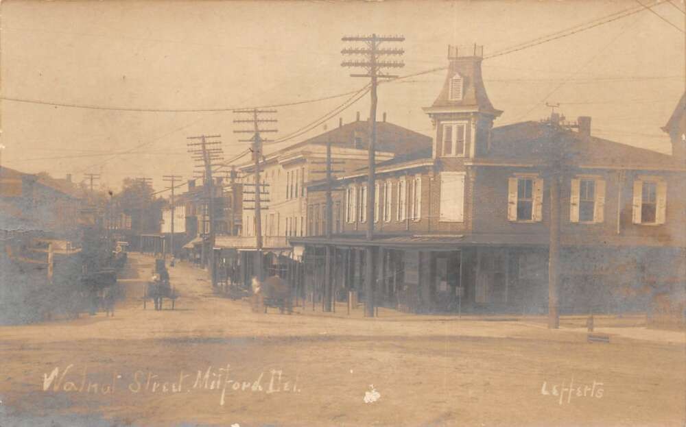 Milford Delaware Walnut Street Real Photo Vintage Postcard AA116866 Milford Delaware Walnut Street Real Photo Vintage Postcard AA116866