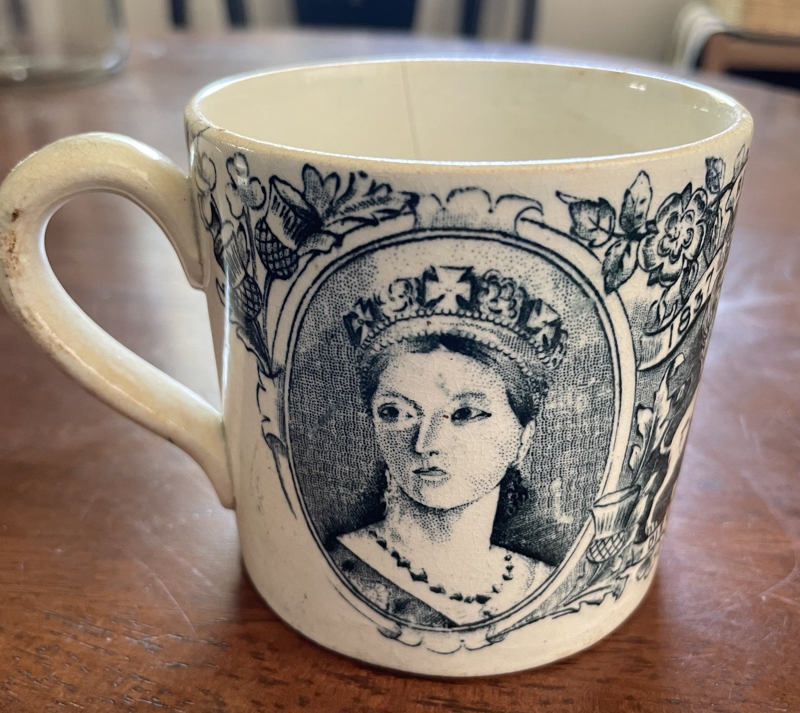 VTG QUEEN VICTORIA GOLDEN JUBILEE 1887 COMMEMORATIVE SOUVENIR MUG