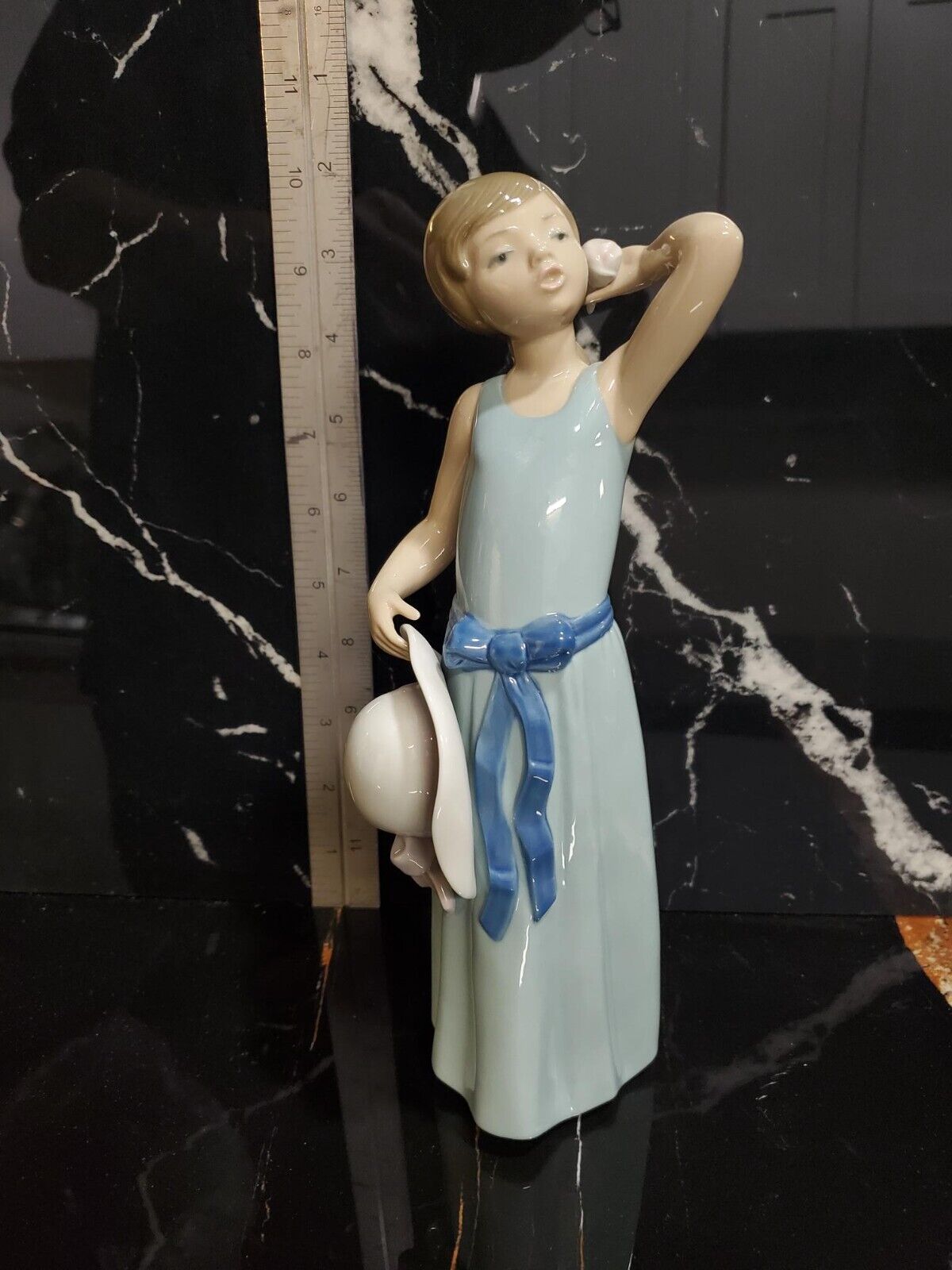 Vintage Lladro PRISSY COIFFURE GIRL #4510 Gloss Finish Porcelain Figurine