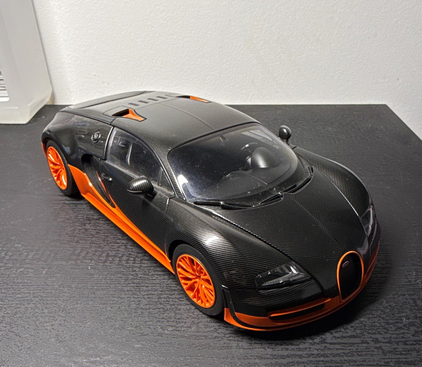 AUTOart 1:18 Bugatti Veyron 16.4 Super Sport Black/Orange, Opening. Serial #2290 AUTOart 1:18 Bugatti Veyron 16.4 Super Sport Black/Orange, Opening. Serial #2290
