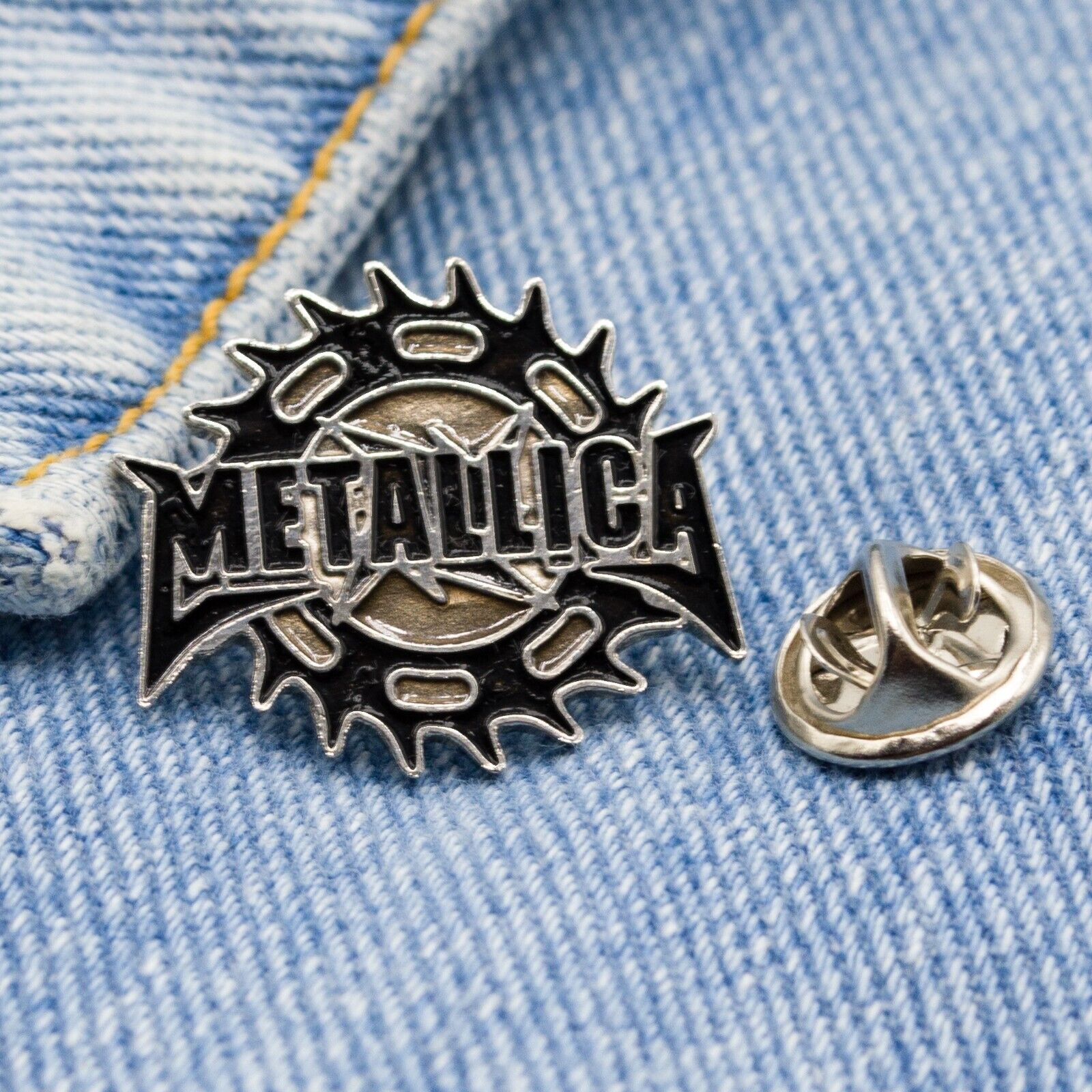 Metallica Metal Pin, gear and logo. Thrash Metal. Button badge.