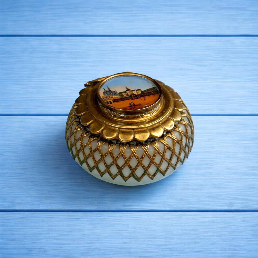 Antique Palais Royal Miniature White Opaline Round Box Palais de Justice Paris