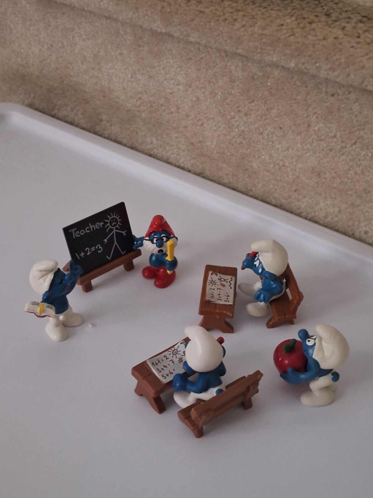Vtg 80\'s Super Smurfs Lot of 5 -Teachers, Students, 2 Desk. ChalkBoard, & Apple Vtg 80\'s Super Smurfs Lot of 5 -Teachers, Students, 2 Desk. ChalkBoard, & Apple