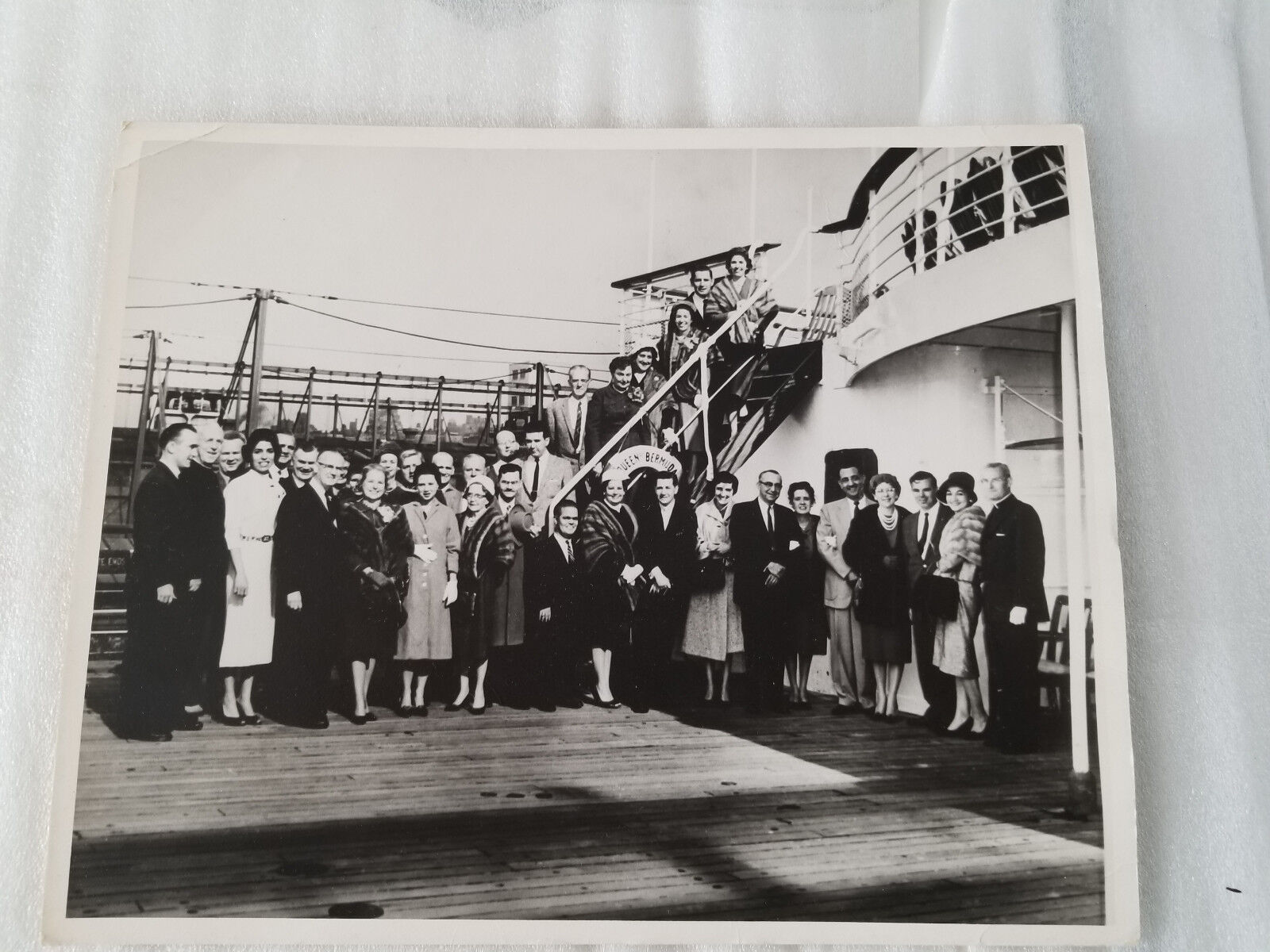 VINTAGE 1940'S-50'S QUEEN BERMUDA CRUISE SHIP GROUP PHOTO