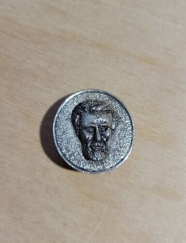 Rare Antique Button, Head of Lincoln 3D Molded In White Metal, 28mm Albert PC264