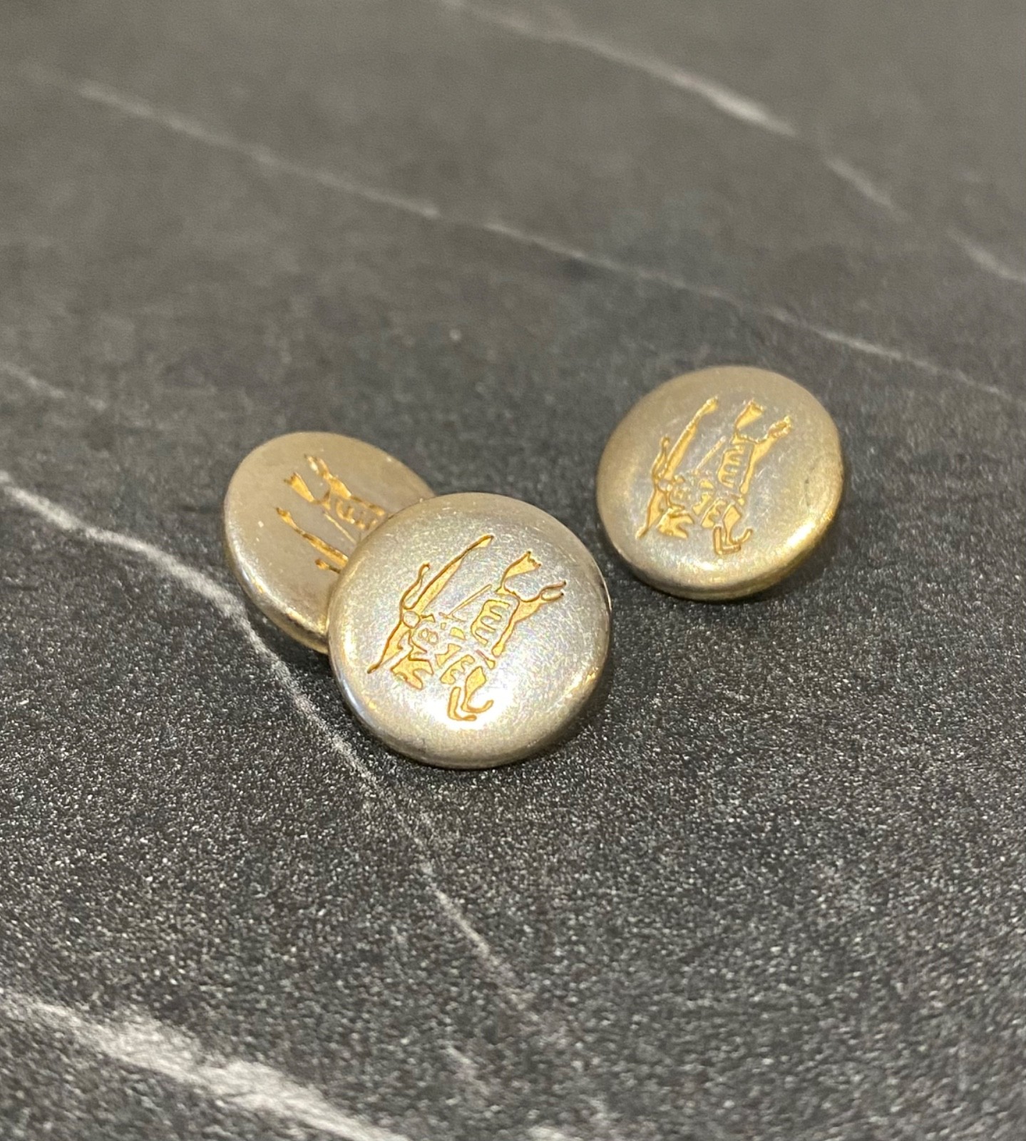 Burberry 3 buttons prorsum logo metal gold vintage